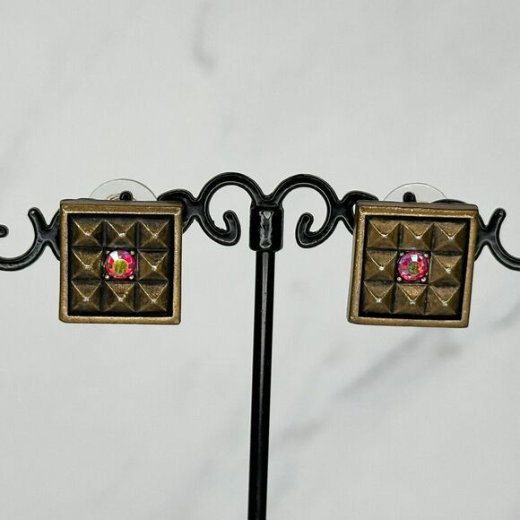 Chico's Pyramid Rhinestone Studded Square Stud Gold Tone Earrings Pierced Pair - Picture 6 of 10